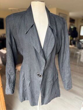 Vintage 90’s Linen Blazer by Cline Kolarek. Sleeve Embroidery & Flower Button.